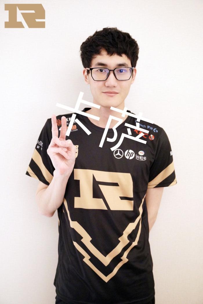 忘却赛场上 忘却赛场上