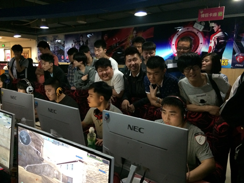 域同样具有 域同样具有